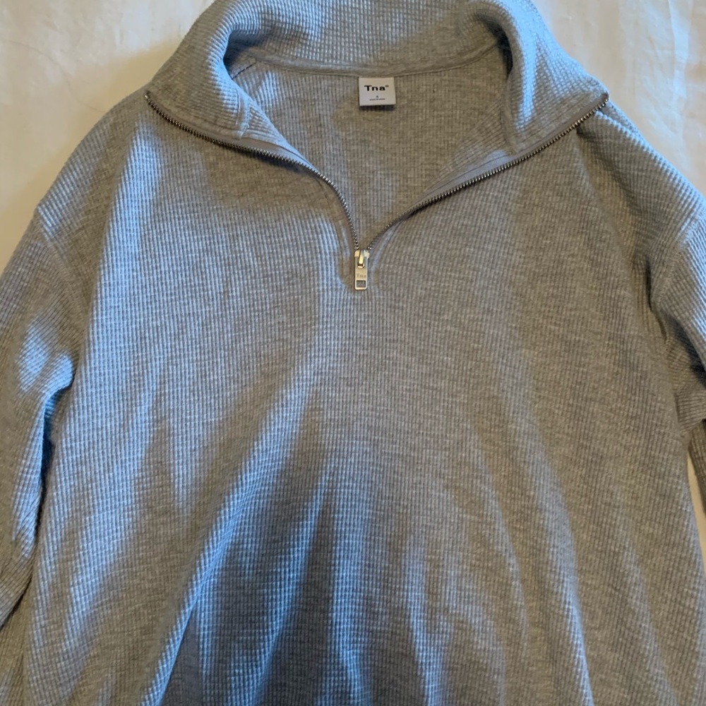 TNA thermal half zip